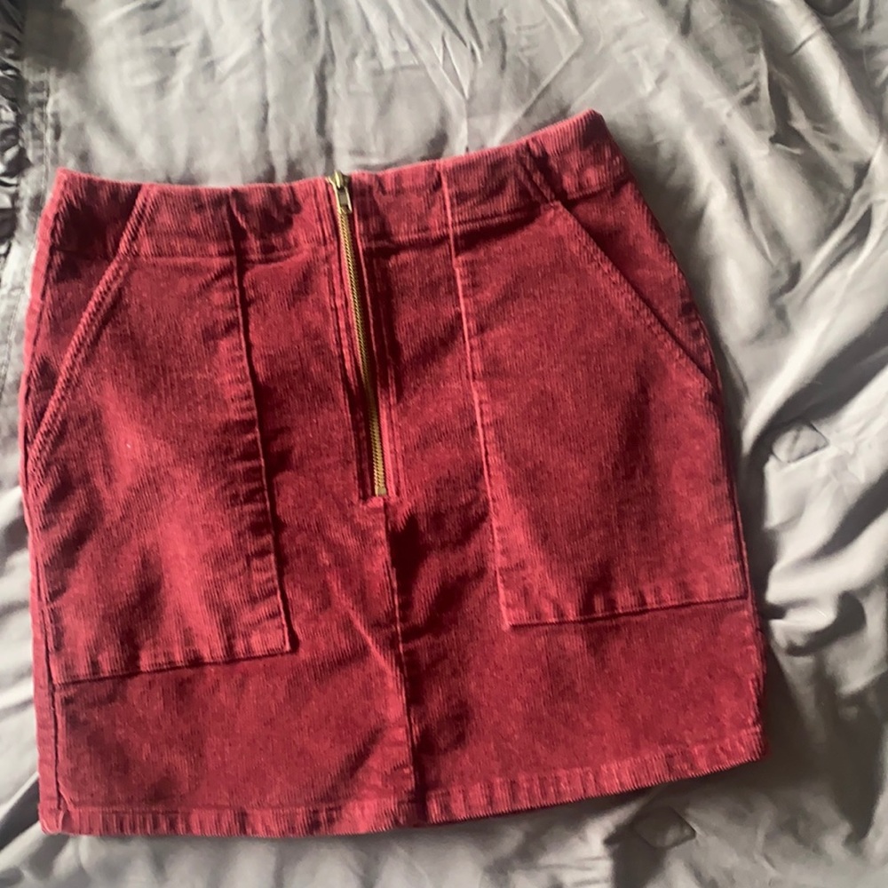 Super cute juniors skirt, brand new, worn once